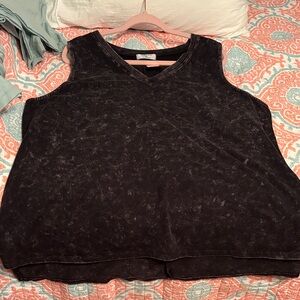 Women's Black Sleeveless Top